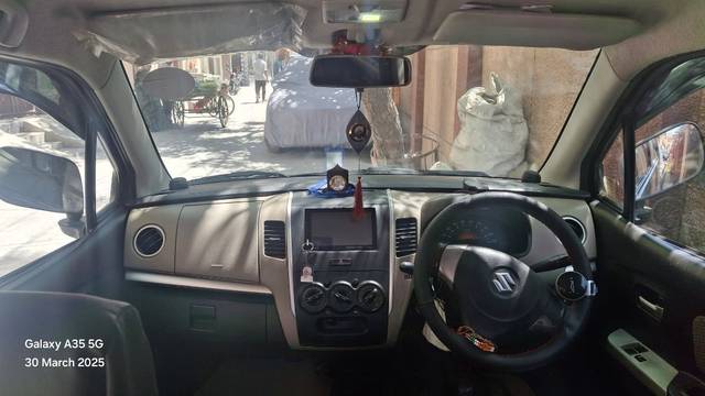 https://images10.gaadi.com/usedgaadi-sellcar/UsedCar/f54d6e65a/2d800bd5-40e7-433e-9adb-8fe0bfc8c672.jpeg?imwidth=6402