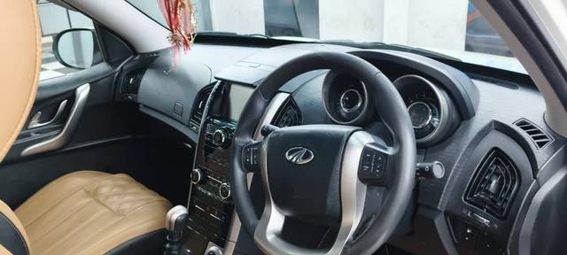 https://images10.gaadi.com/usedgaadi-sellcar/UsedCar/f54d7494a/3c77c0cf-9f85-4ae7-8969-e9b2ba14d52f.jpg?imwidth=6402