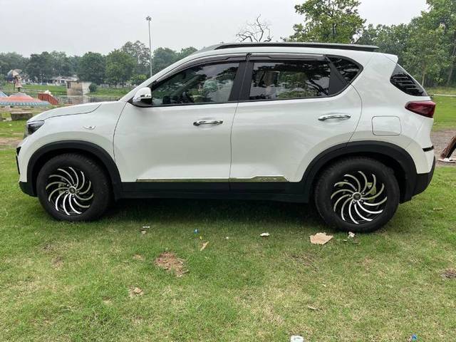 https://images10.gaadi.com/usedgaadi-sellcar/UsedCar/f54dcf2ea/e4d16d33-aae4-4a19-8b7b-edca00ade3e1.jpg?imwidth=6401