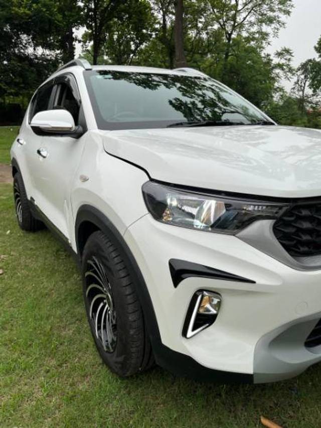 https://images10.gaadi.com/usedgaadi-sellcar/UsedCar/f54dcf2ea/ebad5050-a9e5-4174-9c74-de7a43cf879c.jpg?imwidth=6400
