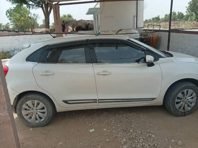 https://images10.gaadi.com/usedgaadi-sellcar/UsedCar/f54dd3e3a/b555e1fe-a878-4ae6-9424-a50f87dd60ff.jpg?imwidth=6402