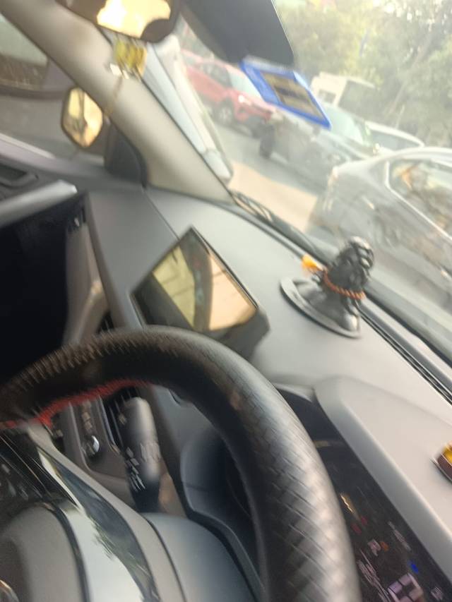 https://images10.gaadi.com/usedgaadi-sellcar/UsedCar/f54f6d7ea/82b30ac1-c28b-483f-8517-015983ff8734.jpeg?imwidth=6401