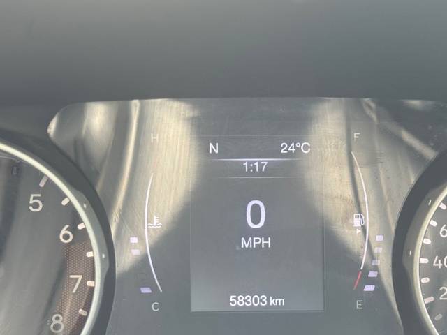 https://images10.gaadi.com/usedgaadi-sellcar/UsedCar/f54f7320a/3074ea6e-8bd8-483d-9947-a0f33fdd8d0f.jpeg?imwidth=6402