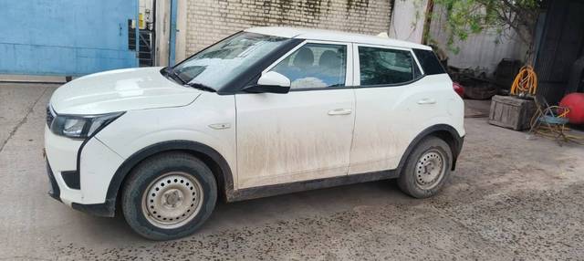 https://images10.gaadi.com/usedgaadi-sellcar/UsedCar/f54fa1f9a/e61d9a15-da08-4a7f-a81e-17fa8a63893e.jpeg?imwidth=6400