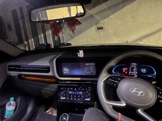 https://images10.gaadi.com/usedgaadi-sellcar/UsedCar/f54fe721a/70a72a97-01cf-407a-b72b-907c40ad8406.jpeg?imwidth=6402