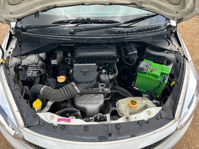 https://images10.gaadi.com/usedgaadi-sellcar/UsedCar/f5501065a/ff70c782-0020-408f-a88f-c6c5f0cea371.jpeg?imwidth=6402