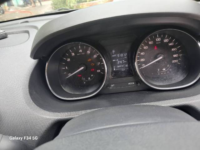https://images10.gaadi.com/usedgaadi-sellcar/UsedCar/f5507112a/667cb6c7-9de3-4dd7-99ad-652bf6661a0d.jpg?imwidth=6402