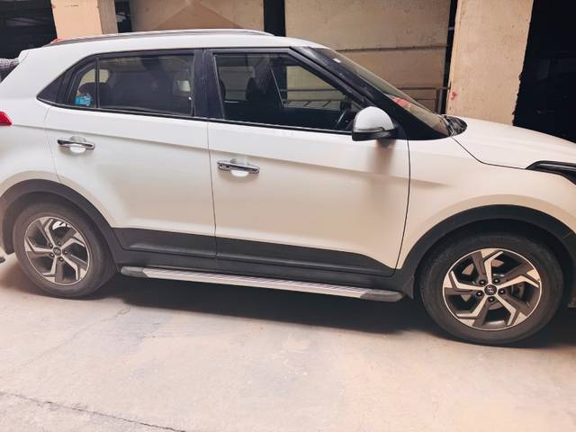 https://images10.gaadi.com/usedgaadi-sellcar/UsedCar/f5508aa0a/b2ee1be4-a43c-4b05-8b5e-2de1966f0e25.jpeg?imwidth=6400