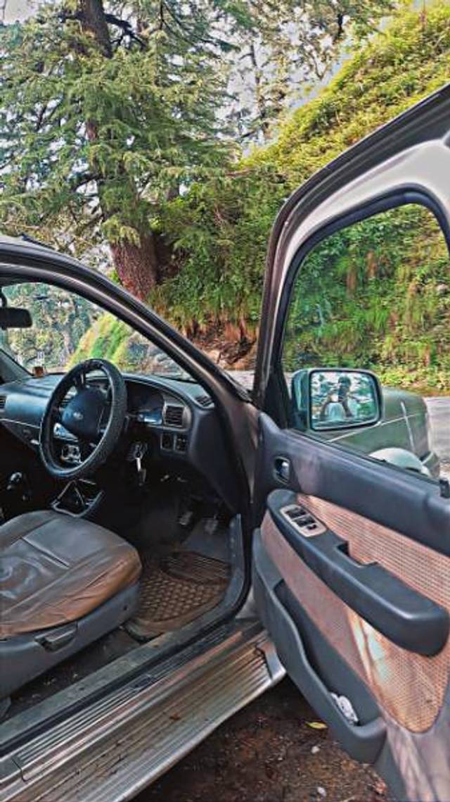 https://images10.gaadi.com/usedgaadi-sellcar/UsedCar/f550c3dfa/cb099324-0ab1-446a-99dc-02a6ca2e3ecb.jpg?imwidth=6401