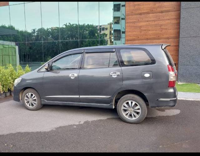 https://images10.gaadi.com/usedgaadi-sellcar/UsedCar/f5513238a/a0e9ca51-f52b-442b-95e2-9e33e056d80a.jpg?imwidth=6402