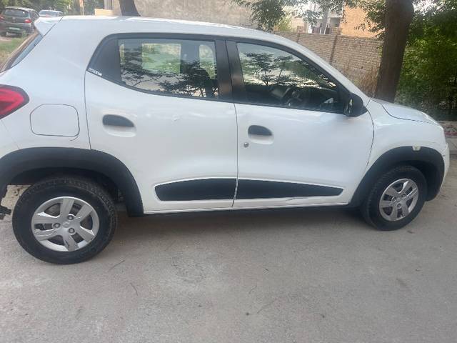 https://images10.gaadi.com/usedgaadi-sellcar/UsedCar/f5515e8ca/4bd667b9-5fd0-4082-838f-1f8886e07547.jpg?imwidth=6401