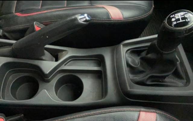 https://images10.gaadi.com/usedgaadi-sellcar/UsedCar/f551a1e4a/e6ef6422-9df0-45bb-a36c-11db02af09be.jpeg?imwidth=6402