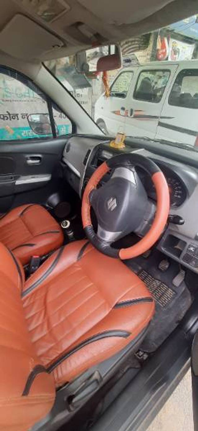 https://images10.gaadi.com/usedgaadi-sellcar/UsedCar/f551dc4ba/b2e2c083-ebee-451b-845c-e7eb1f88de8d.jpg?imwidth=6401