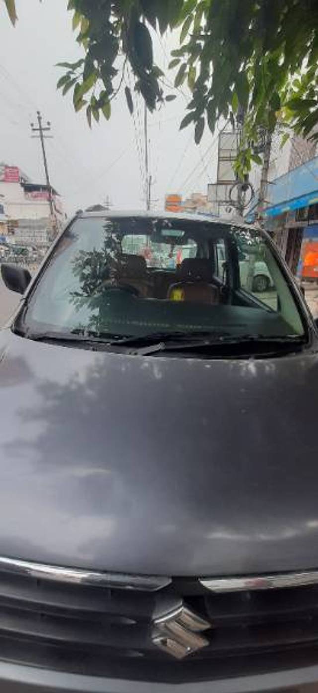 https://images10.gaadi.com/usedgaadi-sellcar/UsedCar/f551dc4ba/c0b38050-8420-4d2d-8db2-db8d84348437.jpg?imwidth=6400