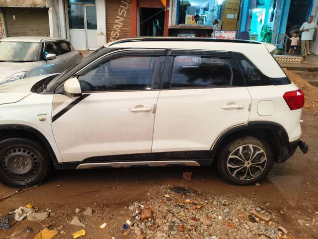 https://images10.gaadi.com/usedgaadi-sellcar/UsedCar/f551e53fa/7d778fab-9746-4446-9599-401d52fbc929.jpg?imwidth=6401