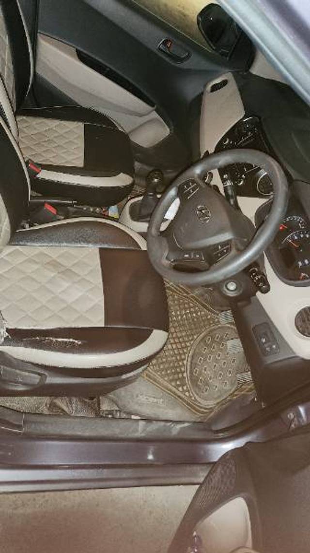 https://images10.gaadi.com/usedgaadi-sellcar/UsedCar/f552167fa/2a5ddb01-1291-41ff-87a0-be4659f019ab.jpg?imwidth=6401