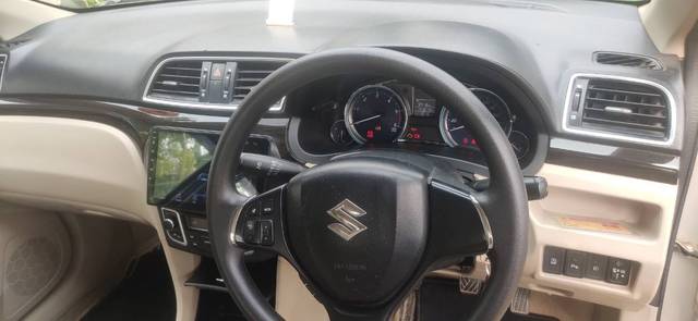 https://images10.gaadi.com/usedgaadi-sellcar/UsedCar/f55284e9a/8e9720de-c694-4c67-bf1e-8557a2040772.jpg?imwidth=6402