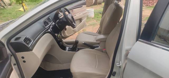 https://images10.gaadi.com/usedgaadi-sellcar/UsedCar/f55284e9a/e060aa1b-8458-4a9f-b0db-56d38007a124.jpg?imwidth=6401