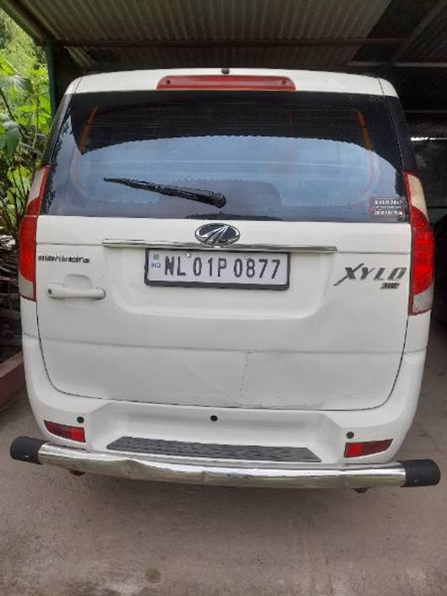 https://images10.gaadi.com/usedgaadi-sellcar/UsedCar/f5529a6ba/a1bf4bd6-c618-4153-a08f-d70410af226d.jpg?imwidth=6400