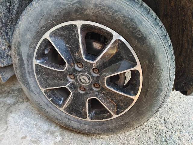 https://images10.gaadi.com/usedgaadi-sellcar/UsedCar/f5529e6ea/b8500d23-0ec0-4403-bc34-6908c82acff2.jpg?imwidth=6402
