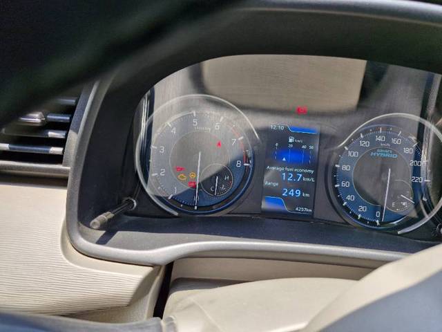https://images10.gaadi.com/usedgaadi-sellcar/UsedCar/f552f334a/81be8e2c-6eda-4b7e-a95f-2ca3e5e9f000.jpg?imwidth=6400