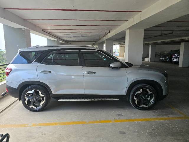 https://images10.gaadi.com/usedgaadi-sellcar/UsedCar/f552f57aa/e36b4418-b9e2-4f43-94fb-a580a8d67417.jpg?imwidth=6401