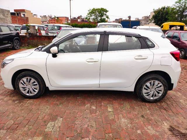 https://images10.gaadi.com/usedgaadi-sellcar/UsedCar/f55320caa/831a3061-56e8-4d9c-8e16-1753f2cacae4.jpg?imwidth=6402