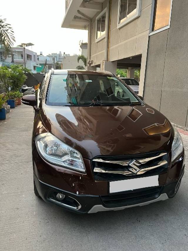 https://images10.gaadi.com/usedgaadi-sellcar/UsedCar/f5534982a/ef246ee9-0234-4a9e-a298-570336093d18.jpeg?imwidth=6400