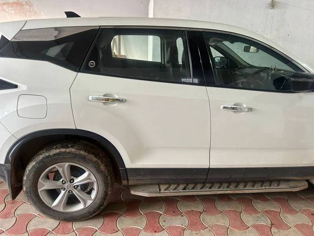https://images10.gaadi.com/usedgaadi-sellcar/UsedCar/f5535392a/d020ae80-b431-43b3-9039-760ed2becdba.jpg?imwidth=6400