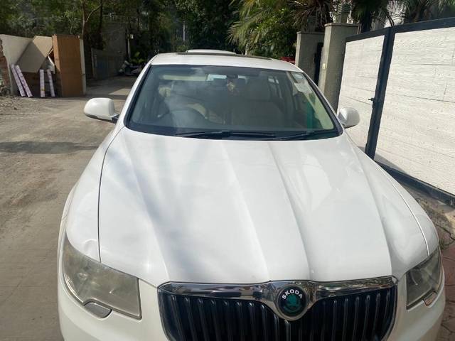 https://images10.gaadi.com/usedgaadi-sellcar/UsedCar/f55365f0a/d6e65f81-8939-4485-bbc2-2f12f4611d94.jpeg?imwidth=6400
