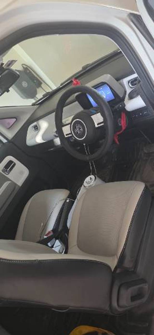https://images10.gaadi.com/usedgaadi-sellcar/UsedCar/f5538d77a/08d24693-05d9-48b6-a6f0-3b8982239ace.jpg?imwidth=6401