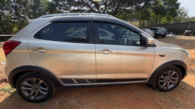 https://images10.gaadi.com/usedgaadi-sellcar/UsedCar/f55416fca/f44bfa6e-d212-4ac9-b824-069e8c540b36.jpg?imwidth=6401
