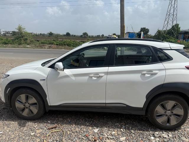 https://images10.gaadi.com/usedgaadi-sellcar/UsedCar/f5547852a/6f39451b-8fcd-4a0e-9a27-fb98818c3972.jpeg?imwidth=6402
