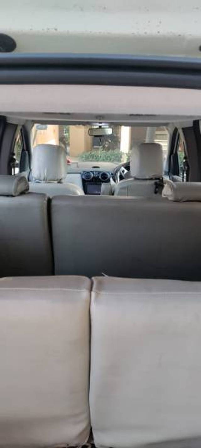 https://images10.gaadi.com/usedgaadi-sellcar/UsedCar/f5548e7ea/8179a6eb-930c-44ba-bb54-c389b642819b.jpg?imwidth=6402