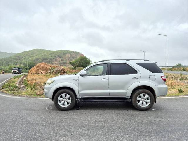 https://images10.gaadi.com/usedgaadi-sellcar/UsedCar/f5550d66a/2dc7eea8-b414-4fa1-ad44-d27a35b5aa6c.jpg?imwidth=6402