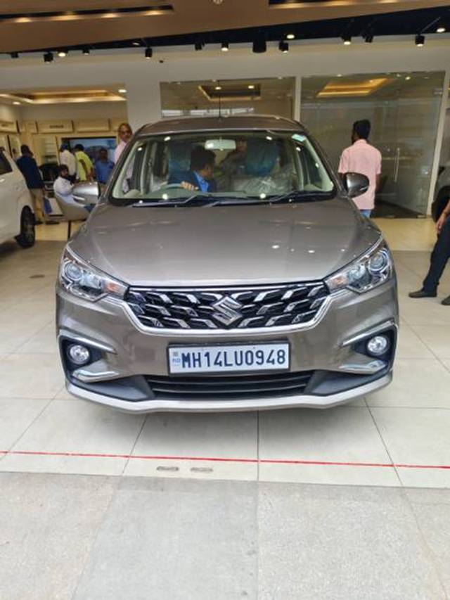 https://images10.gaadi.com/usedgaadi-sellcar/UsedCar/f5557932a/a5b7253d-82f0-419d-95b7-b7ee36318c31.jpeg?imwidth=6400