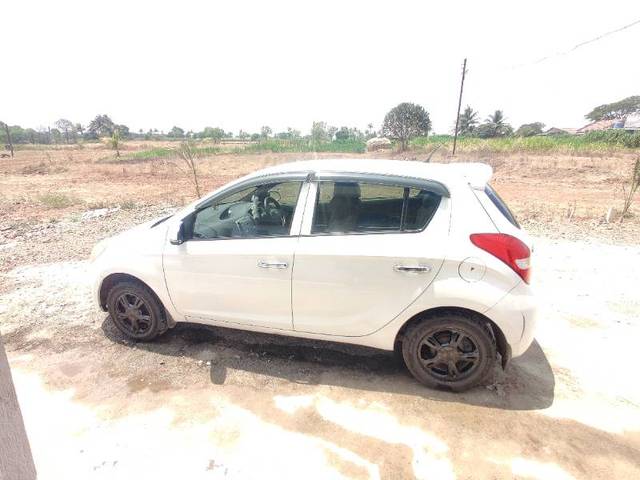 https://images10.gaadi.com/usedgaadi-sellcar/UsedCar/f5558b84a/6949d3a7-fe53-40de-bf55-454c148b486b.jpg?imwidth=6401