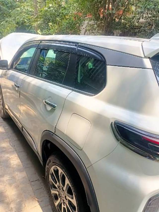 https://images10.gaadi.com/usedgaadi-sellcar/UsedCar/f556be60a/b591094b-3f2e-4ad4-9c78-1fbf16becbd4.jpg?imwidth=6401