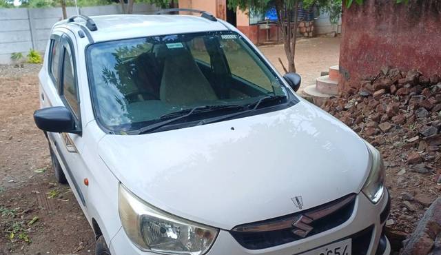 https://images10.gaadi.com/usedgaadi-sellcar/UsedCar/f55717b5a/29ce9b7a-2bf8-4890-92dc-4435cc6a1758.jpg?imwidth=6402