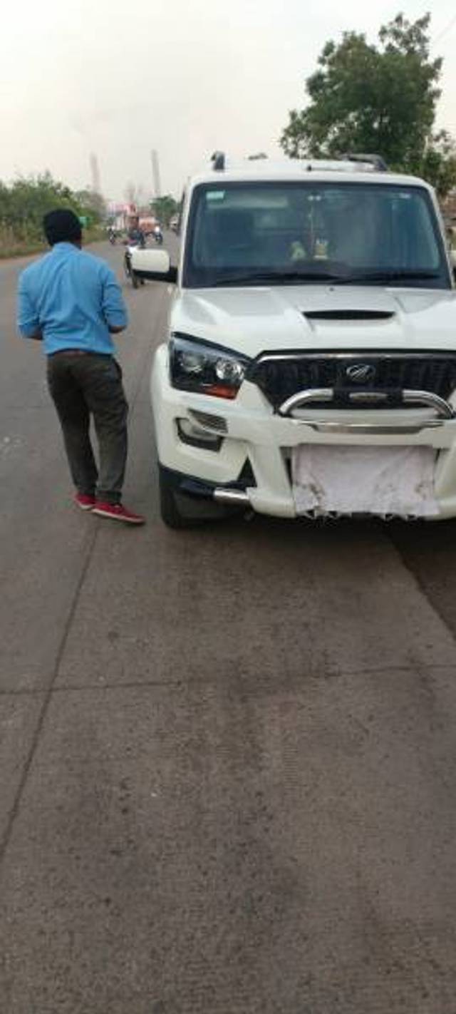 https://images10.gaadi.com/usedgaadi-sellcar/UsedCar/f55725e4a/8129cac6-51fb-412f-956b-7ba5fb64061d.jpg?imwidth=6401