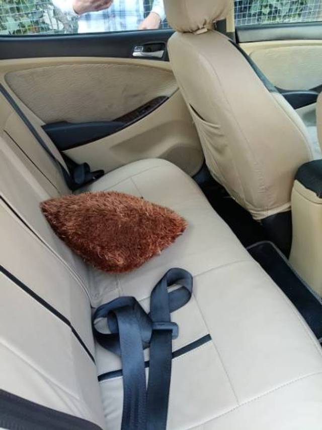 https://images10.gaadi.com/usedgaadi-sellcar/UsedCar/f55786bea/2ba0cf87-7acf-40b9-bdeb-e21da2fc2e73.jpg?imwidth=6402