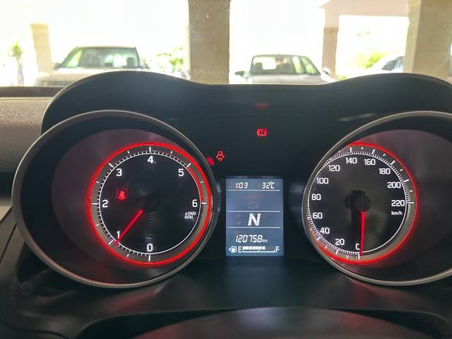 https://images10.gaadi.com/usedgaadi-sellcar/UsedCar/f557926fa/03b32eb9-bde3-40e6-9096-49e88e8d7dd4.jpeg?imwidth=6402