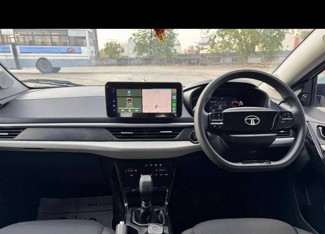 https://images10.gaadi.com/usedgaadi-sellcar/UsedCar/f557bf86a/7de8dc83-50f7-4763-930f-a804c9bb55a5.jpg?imwidth=6402