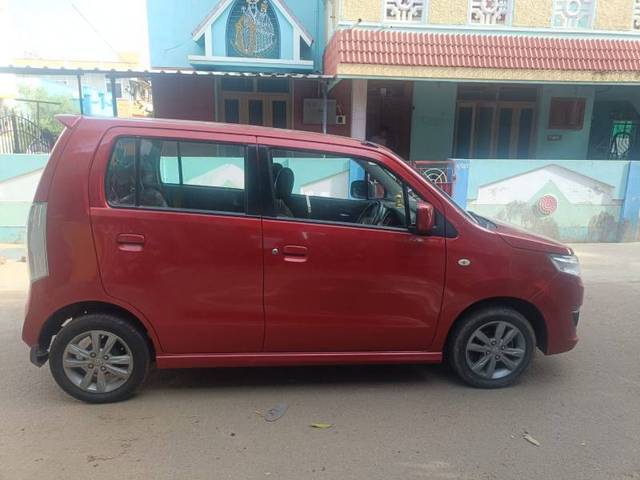 https://images10.gaadi.com/usedgaadi-sellcar/UsedCar/f557ded0a/e0a0b0e5-8b2d-43da-8ec6-91870e6b24aa.jpeg?imwidth=6401