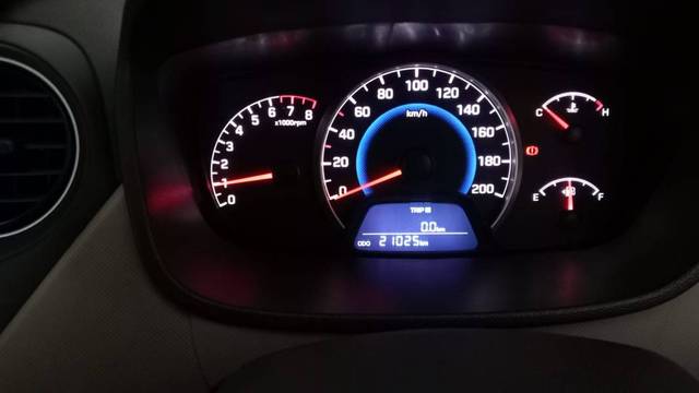 https://images10.gaadi.com/usedgaadi-sellcar/UsedCar/f55869a9a/fc4c60cc-375b-4b4a-b5ca-b03e42a0d8a1.jpg?imwidth=6402