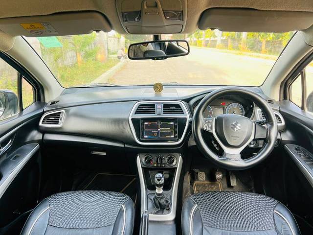 https://images10.gaadi.com/usedgaadi-sellcar/UsedCar/f55870daa/aa0b2610-11f7-43f9-b136-c67edc99a7fc.jpg?imwidth=6402