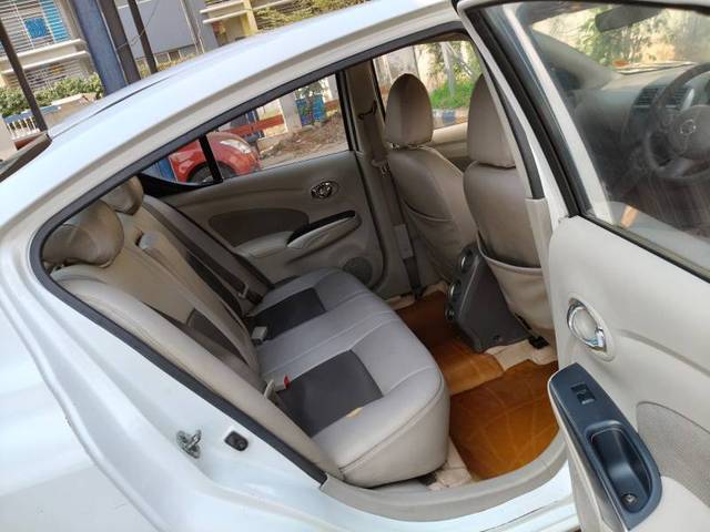 https://images10.gaadi.com/usedgaadi-sellcar/UsedCar/f55899cba/93deeb28-5ad9-4225-91d0-b4ca13695379.jpg?imwidth=6402