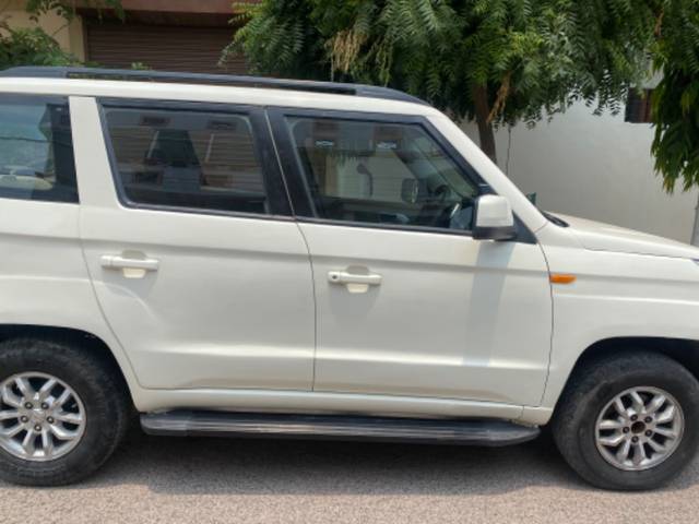 https://images10.gaadi.com/usedgaadi-sellcar/UsedCar/f558de5aa/ff1fc606-81a3-4570-9ddf-b5aa3992347a.jpeg?imwidth=6401