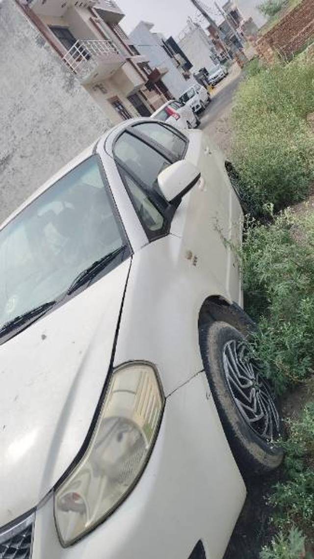 https://images10.gaadi.com/usedgaadi-sellcar/UsedCar/f5592604a/68385e3c-14e6-47cb-a981-ee803262cbe8.jpg?imwidth=6402