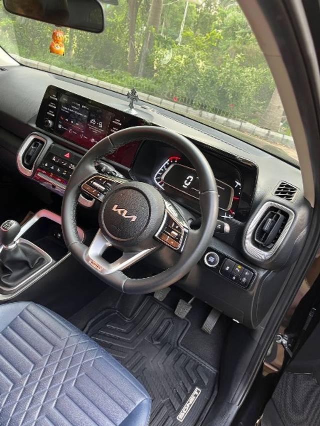 https://images10.gaadi.com/usedgaadi-sellcar/UsedCar/f5592c9aa/ebf8a4f4-89da-4874-b336-a138a329060e.jpeg?imwidth=6402